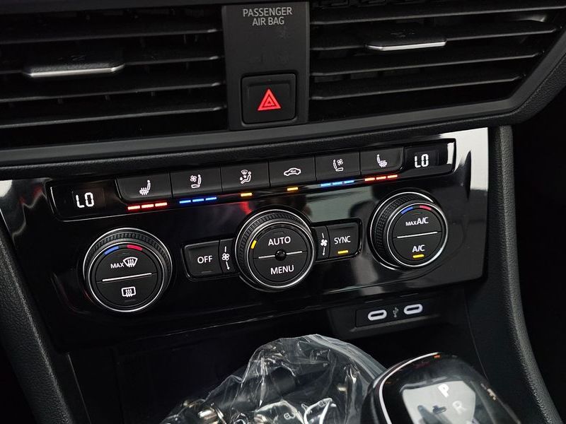 2024 Volkswagen Jetta 1.5 TSI Prestige photo 17