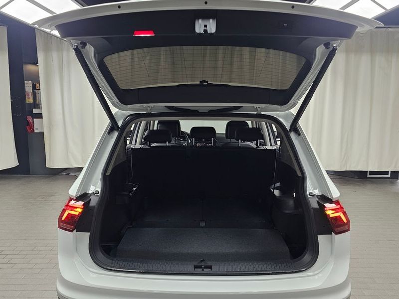 2023 Volkswagen Tiguan 2.0 TSI Prestige photo 19