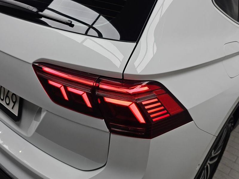 2023 Volkswagen Tiguan 2.0 TSI Prestige photo 23