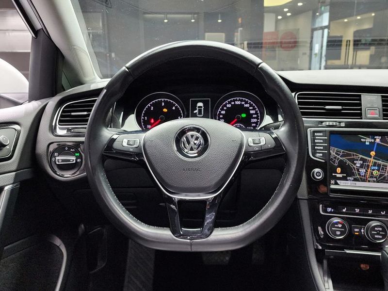 2016 Volkswagen Golf 2.0 TDI Premium photo 14