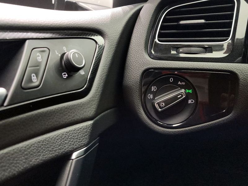 2016 Volkswagen Golf 2.0 TDI Premium photo 19