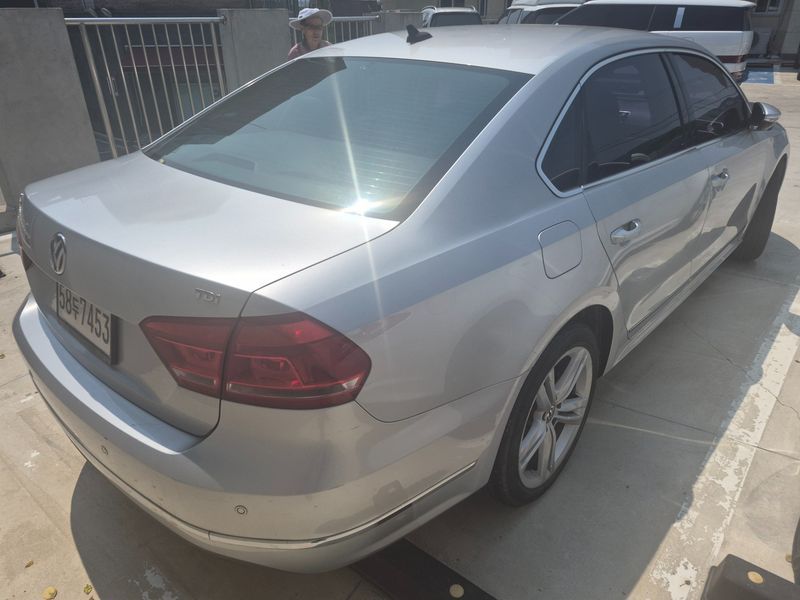 2012 Volkswagen Passat 2.0 TDI B7 photo 8