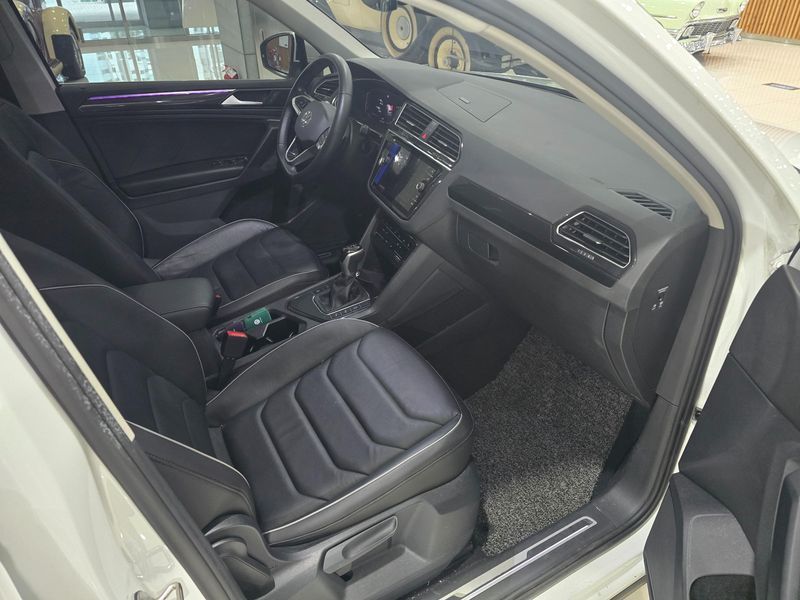2022 Volkswagen Tiguan 2.0 TDI Premium photo 11