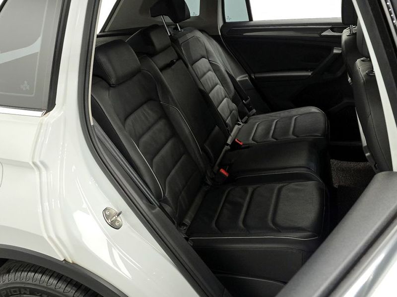 2020 Volkswagen Tiguan 2.0 TDI Premium photo 12