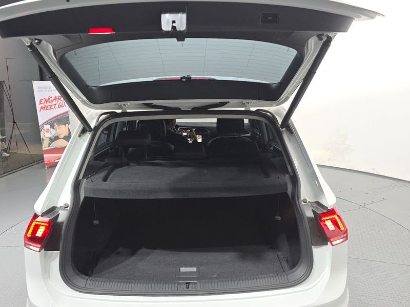 2020 Volkswagen Tiguan 2.0 TDI Premium photo 20