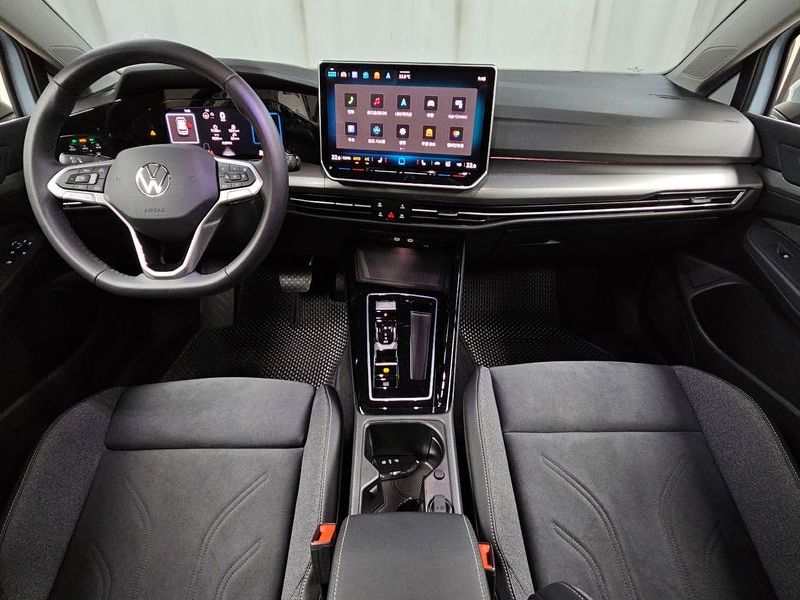 2025 Volkswagen Golf 2.0 TDI Prestige photo 7