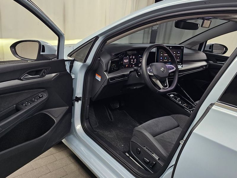 2025 Volkswagen Golf 2.0 TDI Prestige photo 10