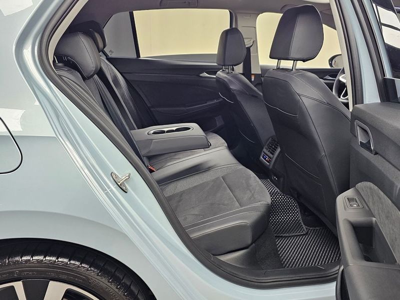2025 Volkswagen Golf 2.0 TDI Prestige photo 11