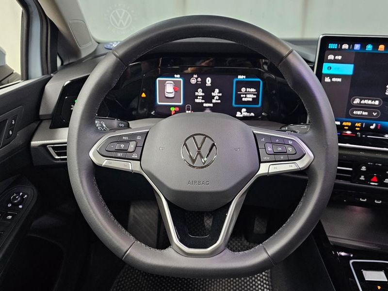 2025 Volkswagen Golf 2.0 TDI Prestige photo 13