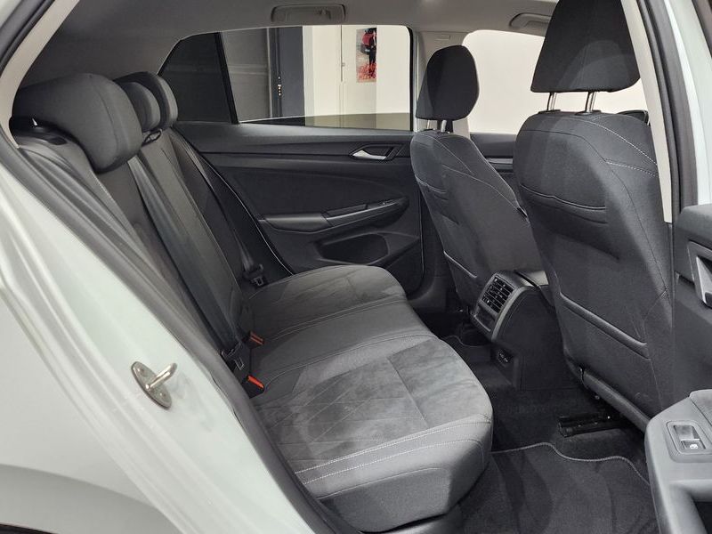 2024 Volkswagen Golf 2.0 TDI Prestige photo 11