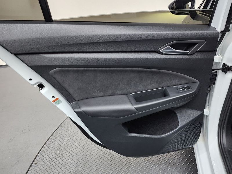 2024 Volkswagen Golf 2.0 TDI Prestige photo 25