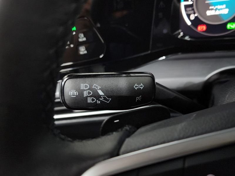2024 Volkswagen Golf 2.0 TDI Prestige photo 28