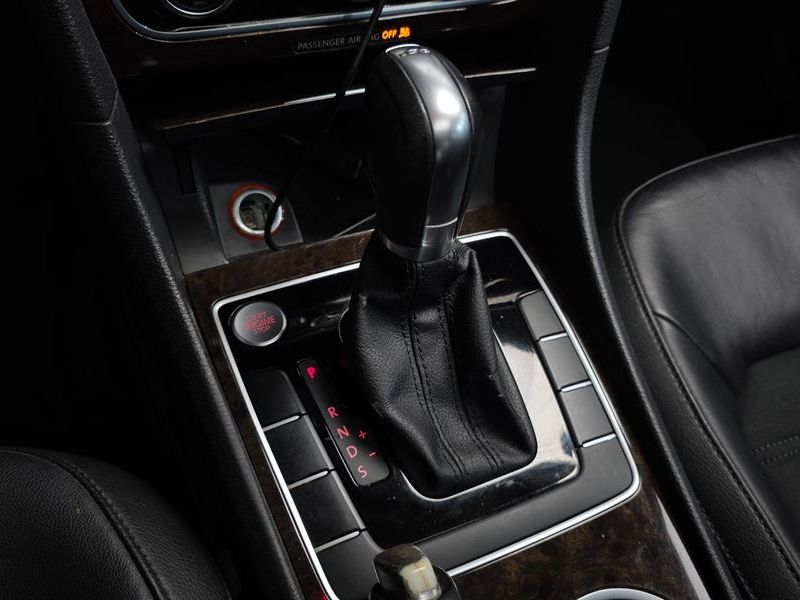 2014 Volkswagen Passat 2.0 TDI B7 photo 9