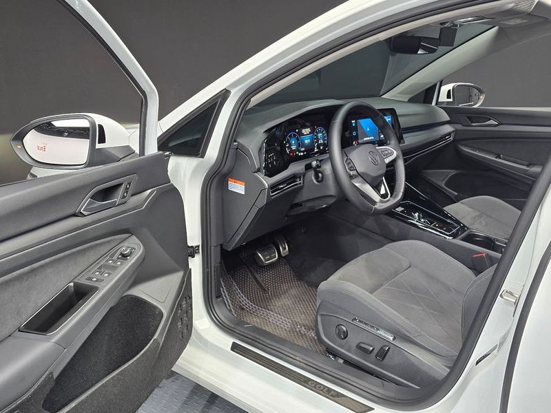 2024 Volkswagen Golf 2.0 TDI Prestige photo 10