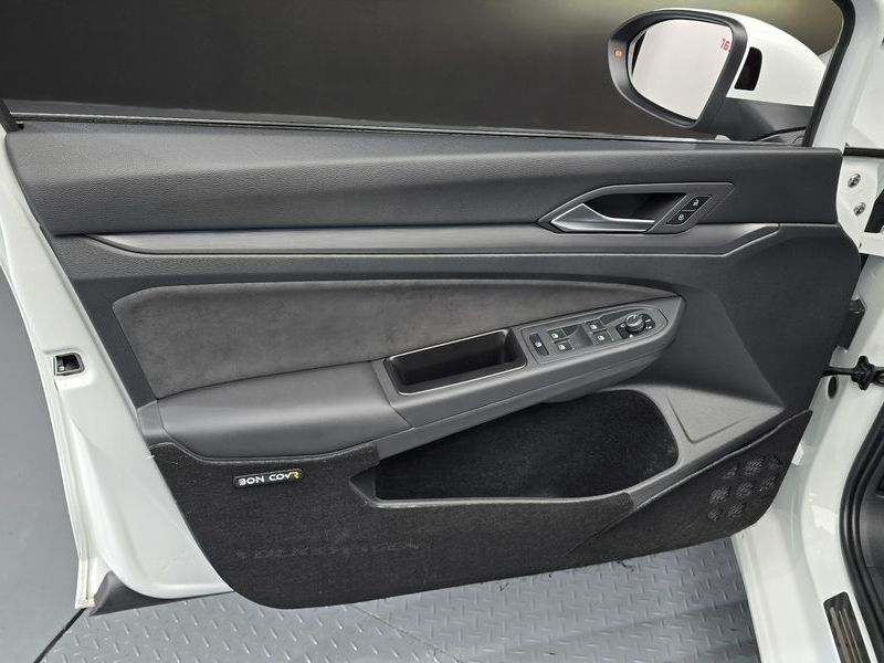 2024 Volkswagen Golf 2.0 TDI Prestige photo 24