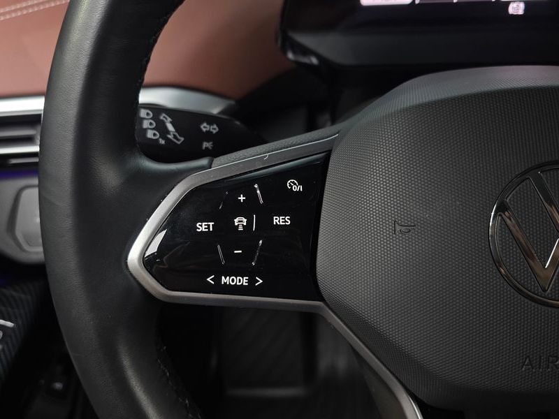 2023 Volkswagen ID.4 Pro photo 17