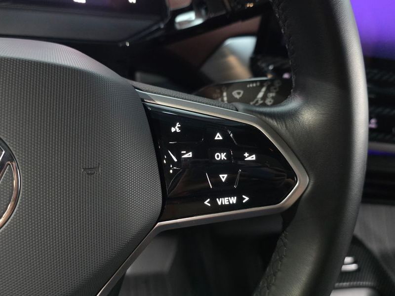 2023 Volkswagen ID.4 Pro photo 18