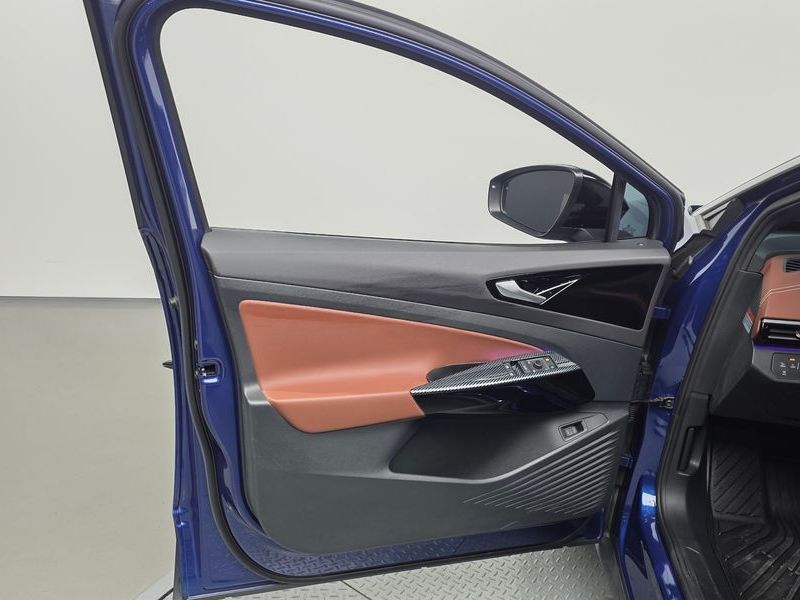 2023 Volkswagen ID.4 Pro photo 24