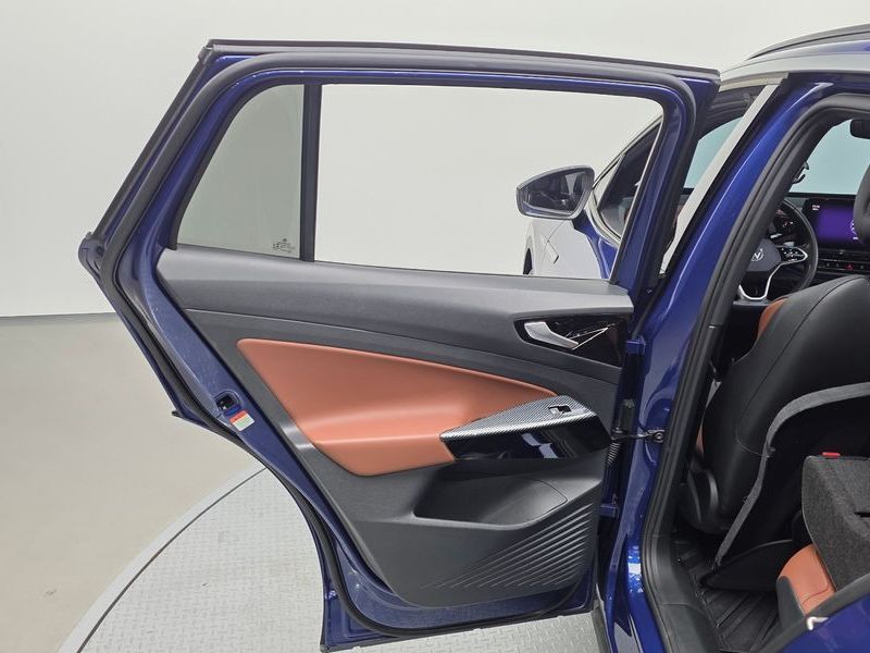 2023 Volkswagen ID.4 Pro photo 25