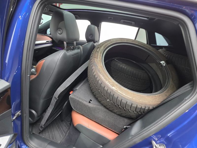 2023 Volkswagen ID.4 Pro photo 26