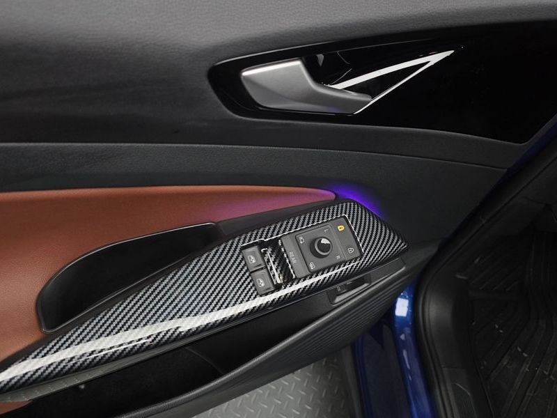 2023 Volkswagen ID.4 Pro photo 29