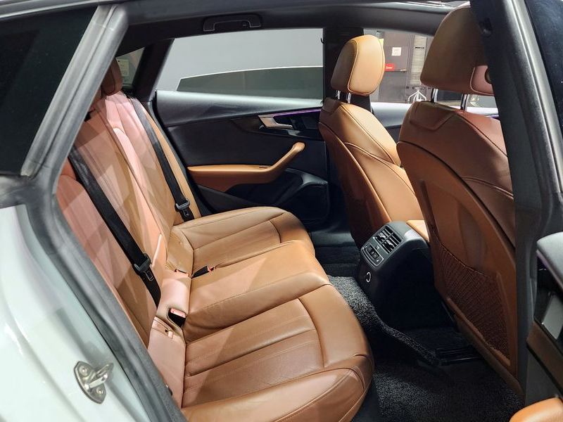 2020 Audi A5 40 TDI Quattro Premium Sportback photo 12