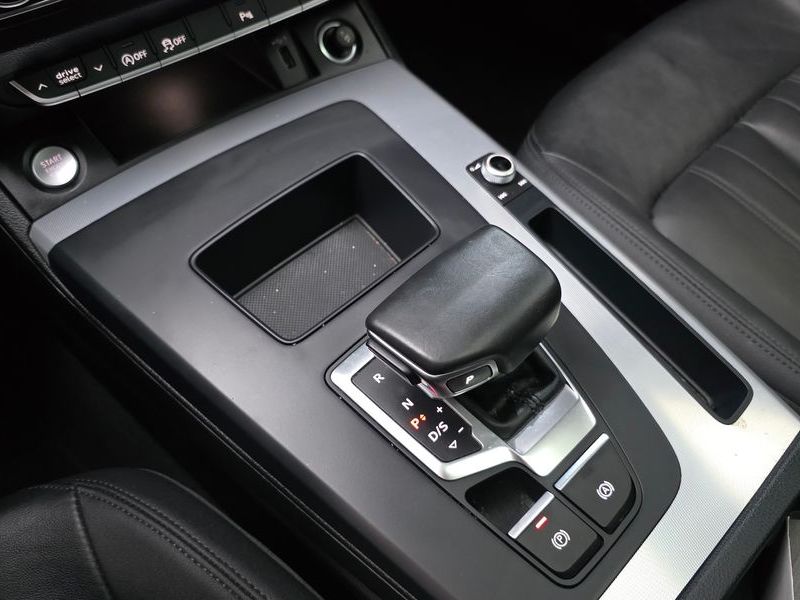 2021 Audi Q5 40 TDI Quattro Sportback photo 9