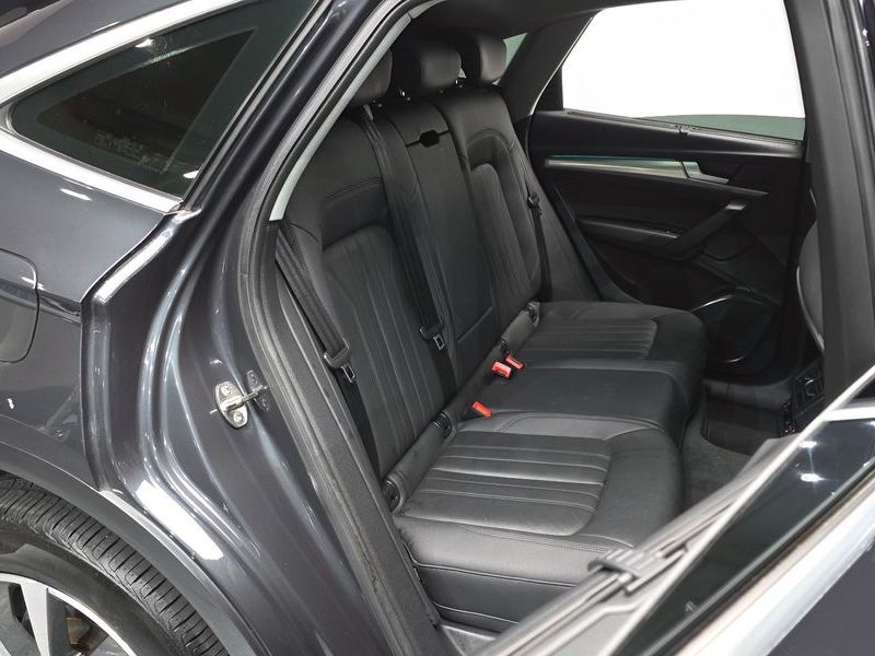 2021 Audi Q5 40 TDI Quattro Sportback photo 11
