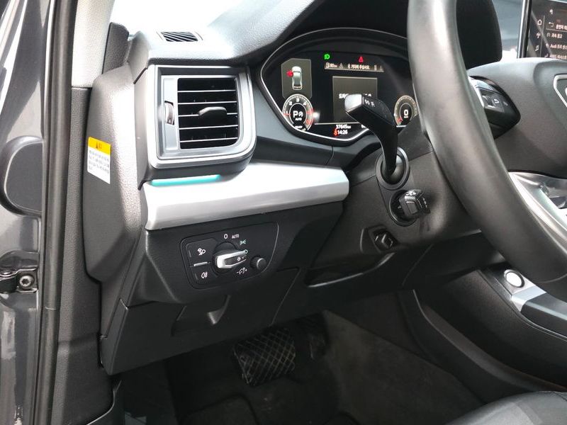 2021 Audi Q5 40 TDI Quattro Sportback photo 13