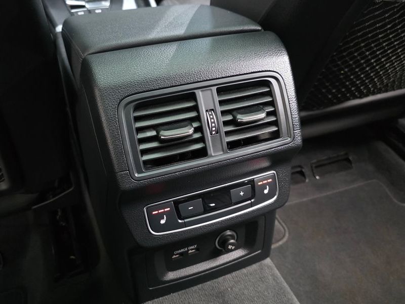 2021 Audi Q5 40 TDI Quattro Sportback photo 18