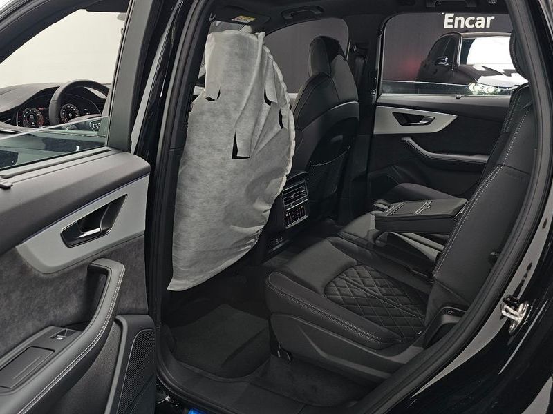 2026 Audi Q7 55 TFSI Quattro Premium photo 12