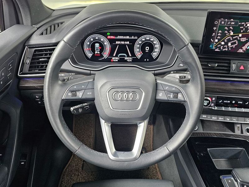 2023 Audi Q5 45 TFSI Quattro Premium photo 13