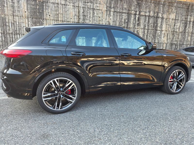 2025 Audi Q5 45 TFSI Quattro S Line Black Ediiton photo 7
