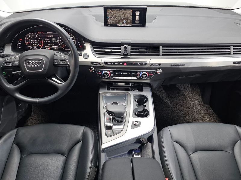 2019 Audi Q7 45 TFSI Quattro photo 7