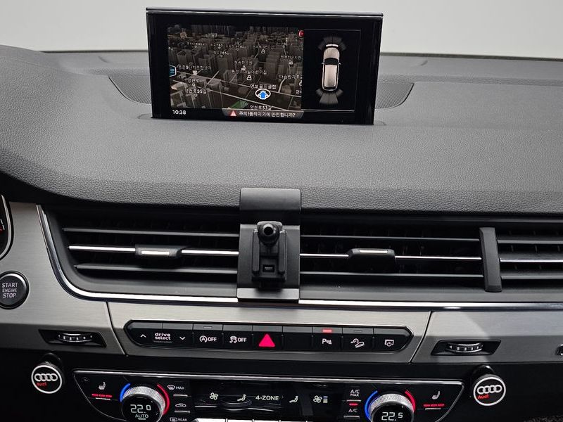 2019 Audi Q7 45 TFSI Quattro photo 13