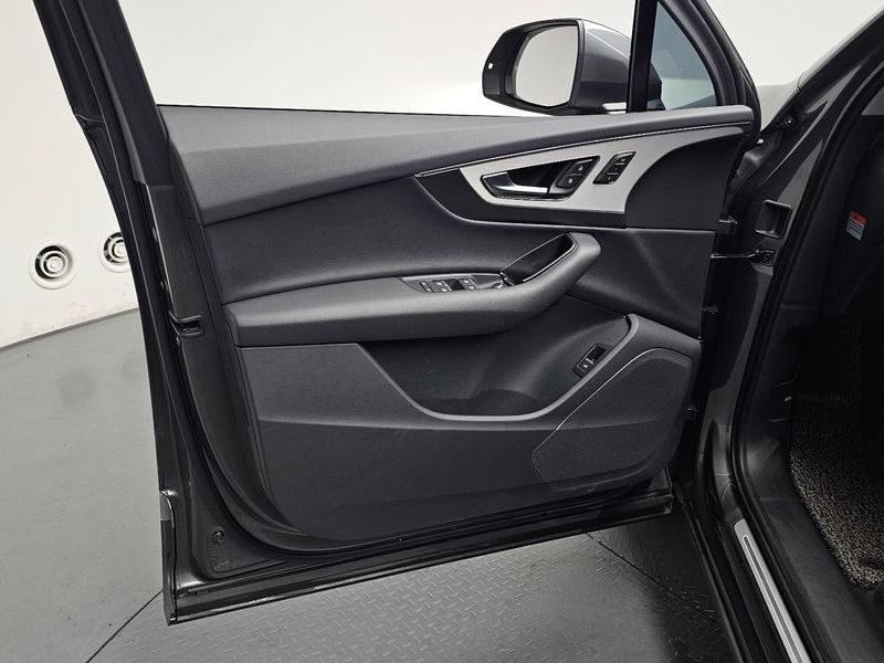 2019 Audi Q7 45 TFSI Quattro photo 24