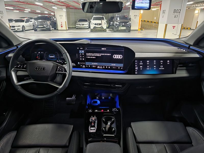 2025 Audi Q6 e-tron Performance photo 7