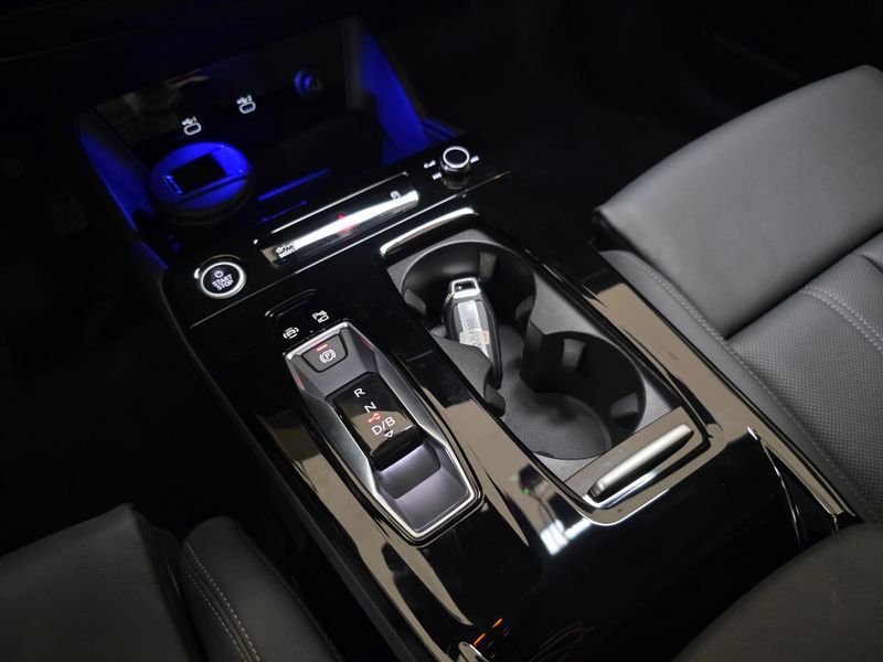 2025 Audi Q6 e-tron Performance photo 9