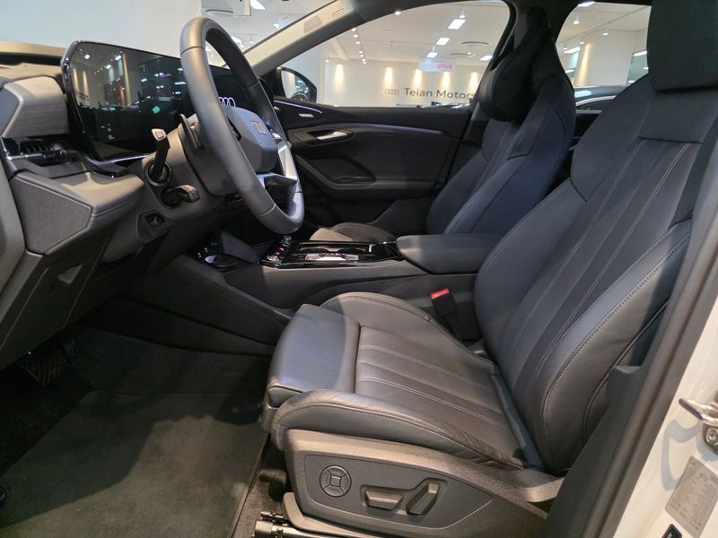 2025 Audi Q6 e-tron Performance photo 10