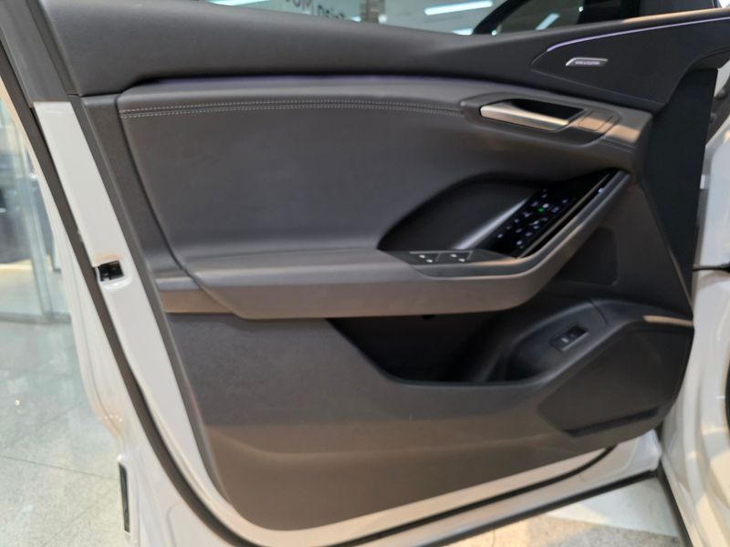 2025 Audi Q6 e-tron Performance photo 18