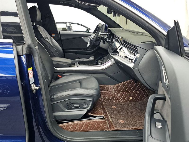 2021 Audi Q8 45 TDI Quattro Premium photo 11