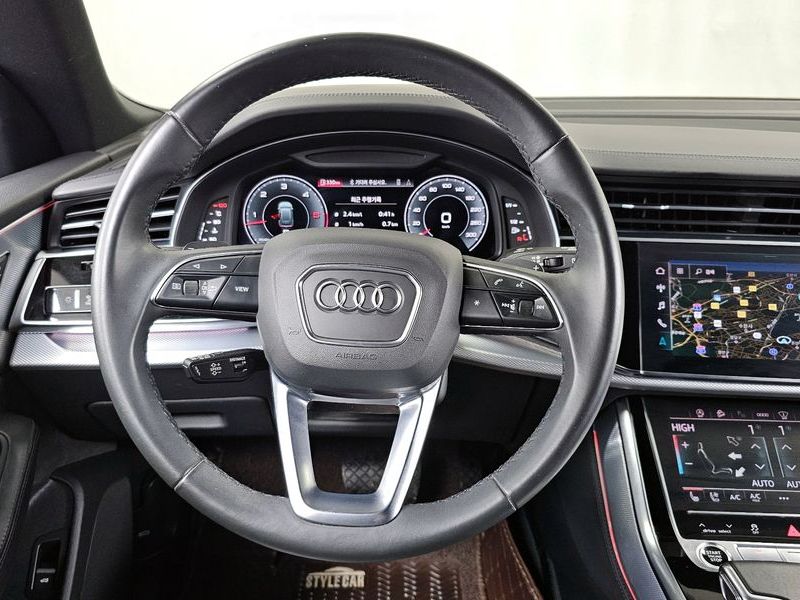 2021 Audi Q8 45 TDI Quattro Premium photo 13