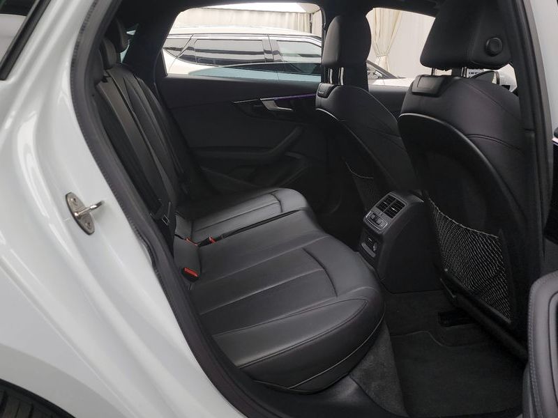 2021 Audi A4 45 TFSI Quattro Premium photo 12