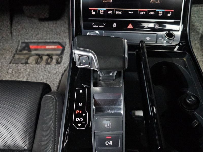 2020 Audi A8 55 TFSI Quattro LWB photo 9