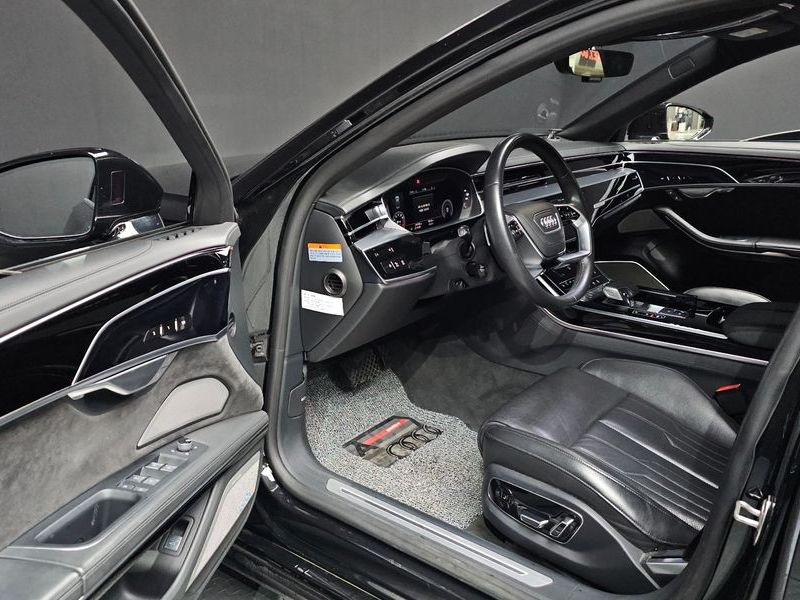 2020 Audi A8 55 TFSI Quattro LWB photo 10