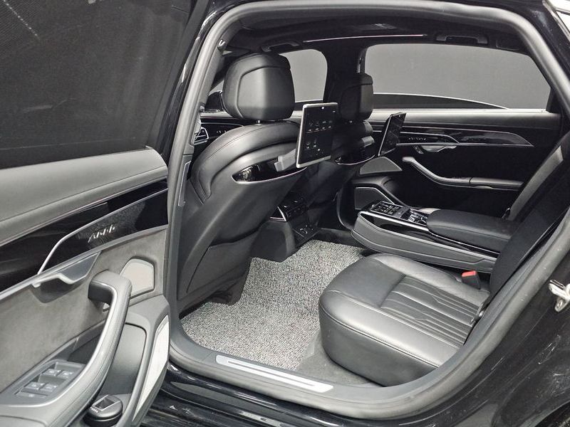 2020 Audi A8 55 TFSI Quattro LWB photo 12