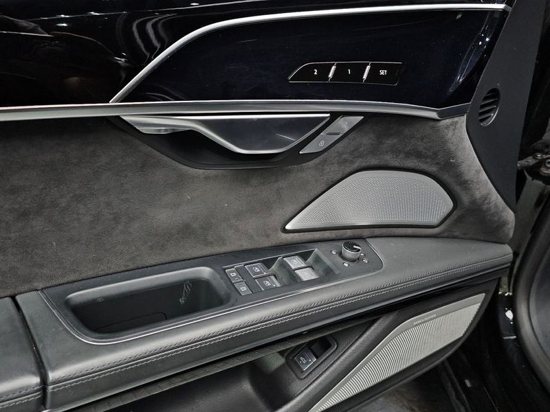 2020 Audi A8 55 TFSI Quattro LWB photo 17