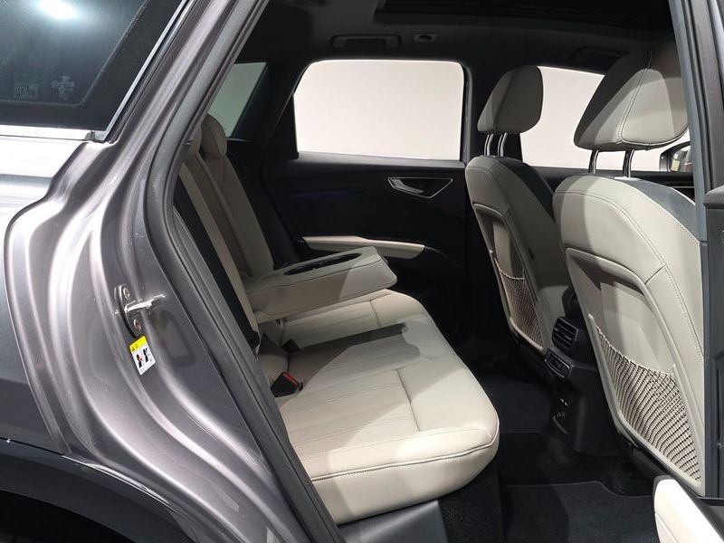 2026 Audi e-tron 45 Premium photo 11