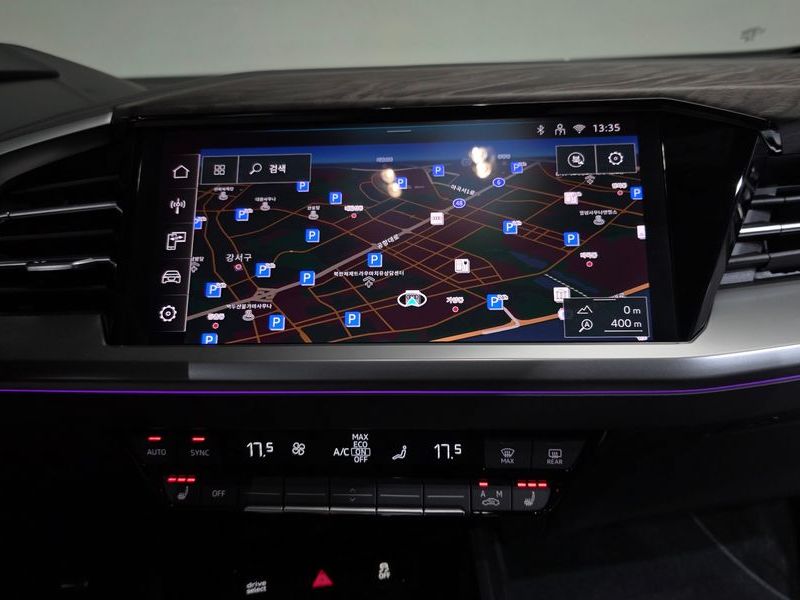 2026 Audi e-tron 45 Premium photo 13