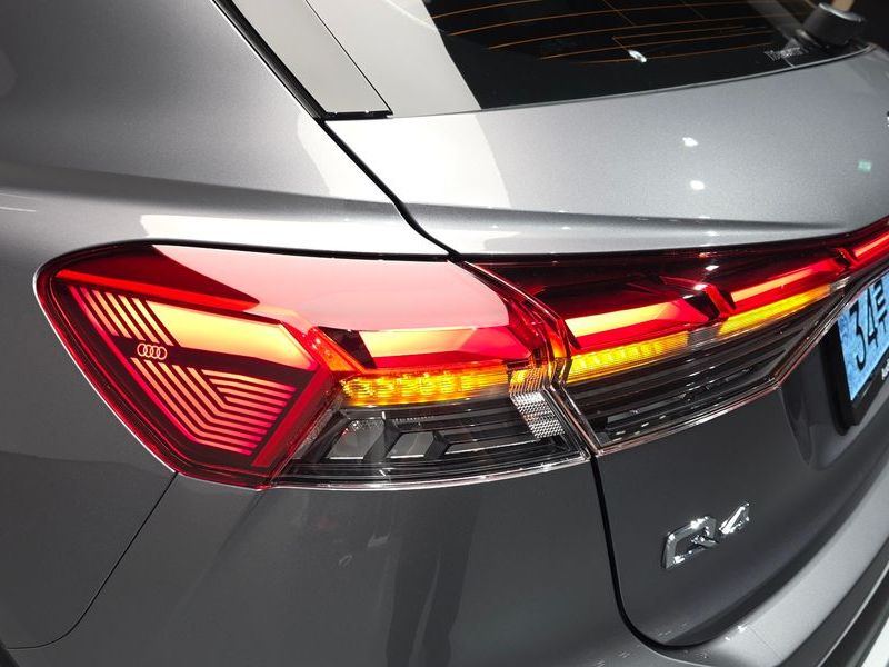 2026 Audi e-tron 45 Premium photo 23